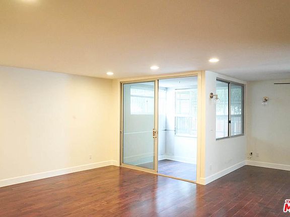 3rd image of 5301 Balboa Blvd Unit K1