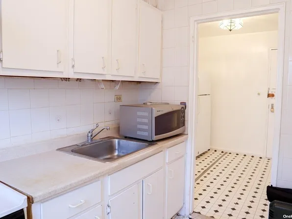 33-04 93rd Street image 4 of 8