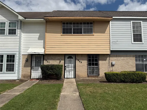 11869 Algonquin Dr, Houston, TX 77089