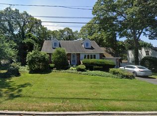 72 Seminole Street, Selden, NY 11784