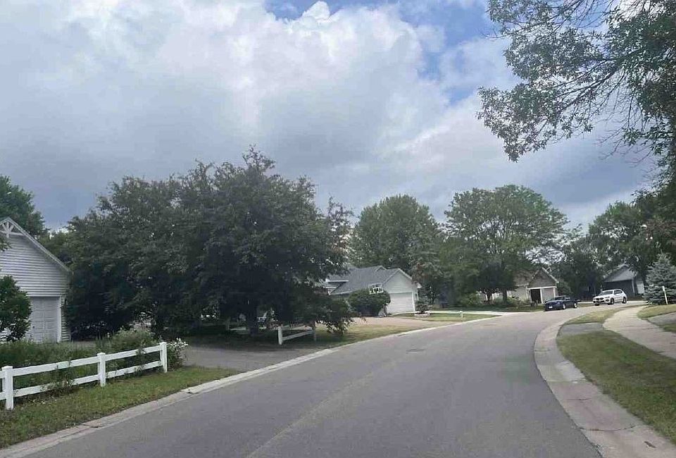 2nd image of 18960 Barrington Dr