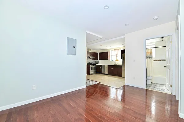 Sold by Amorelli Realty | media 30