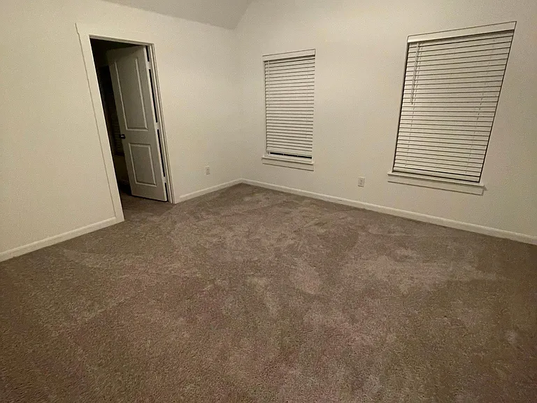 922 Leola Ln — Photo 16