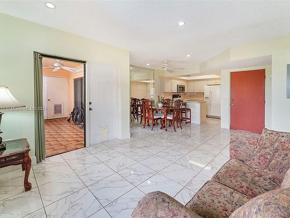 4th image of 10895 NW 7th St APT 23-28