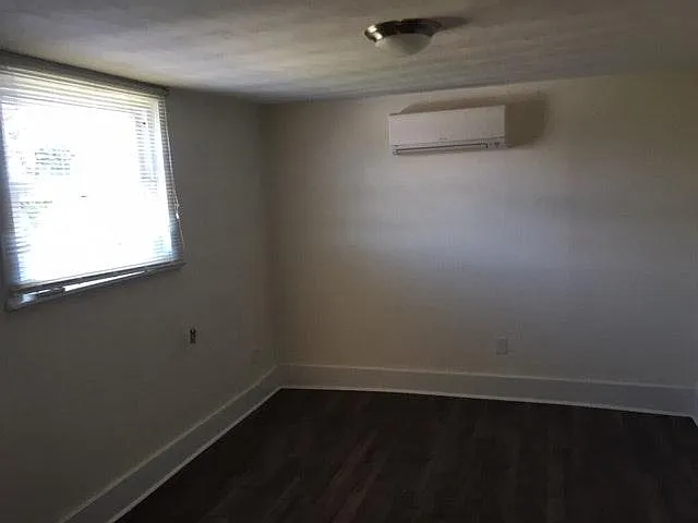 412 Walnut Ave SE — Photo 9