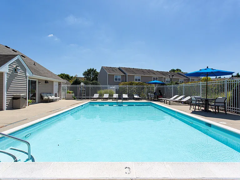 Villas at Greenview West — Photo 17