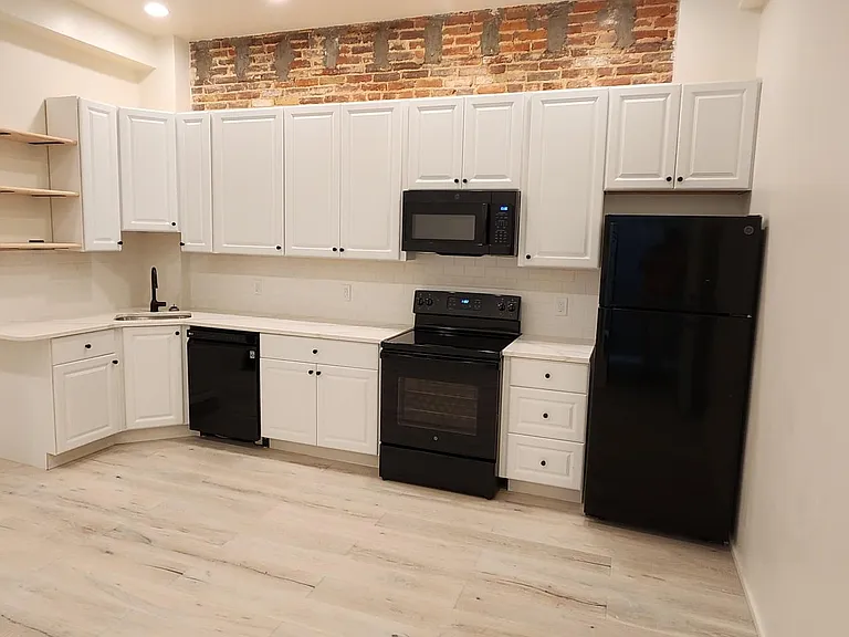 1706 Aliceanna St #1R — Photo 2