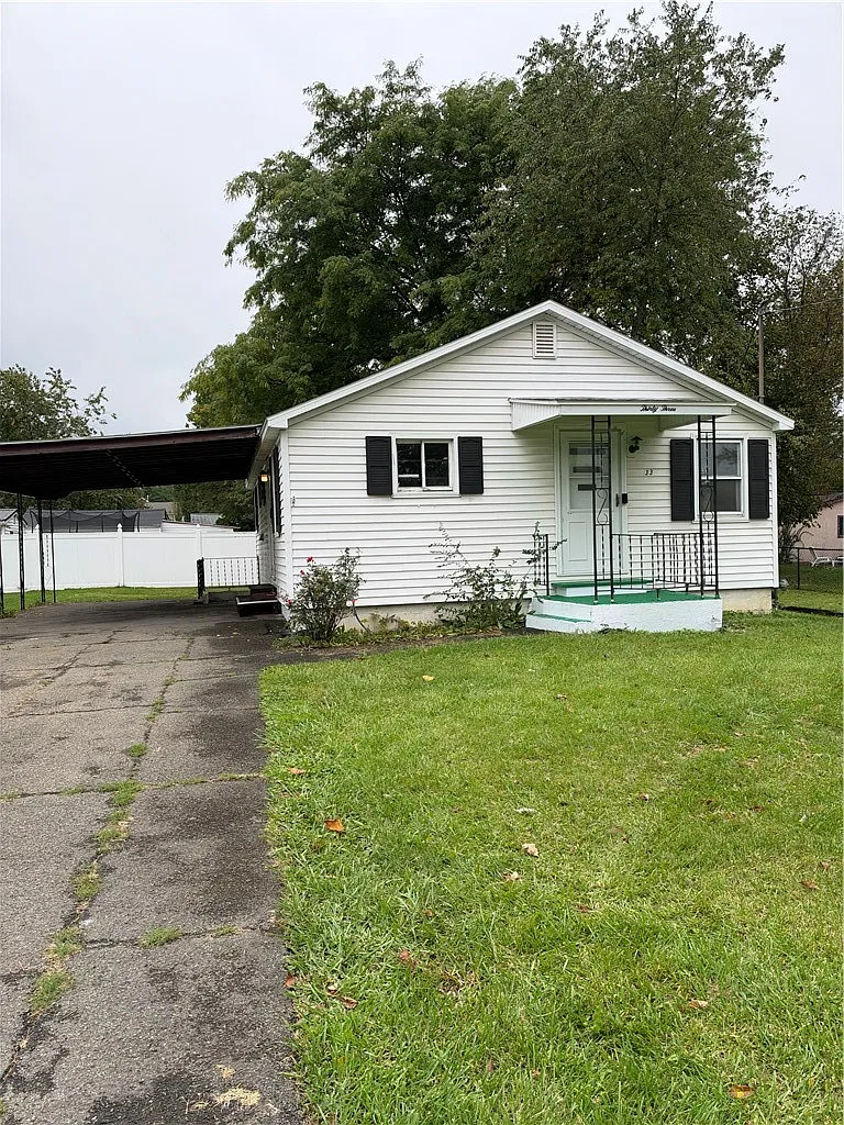 2 bed, 1.0 bath, 816 sqft, $1,250 — Photo 1