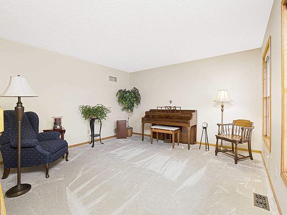 2nd image of 5171 Brentwood Dr