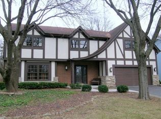 681 Lookout Ct, Naperville, IL 60540