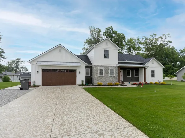 21536 Fieldview Dr, Edwardsburg, MI 49112