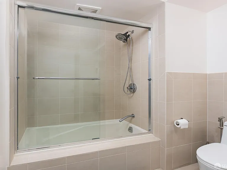 200 Brannan St #405 — Photo 13