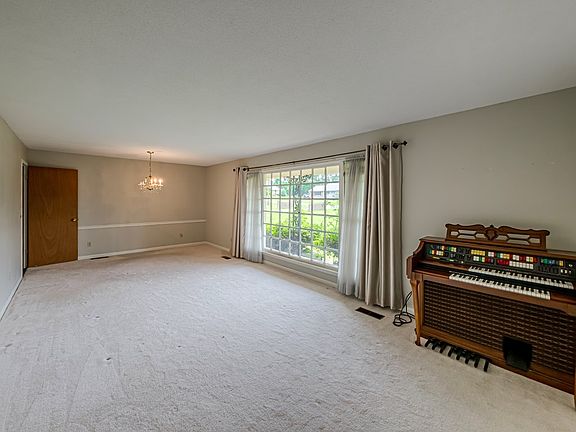 4th image of 411 Haley Ave