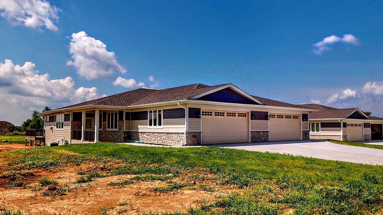 726 E Reinel Road
