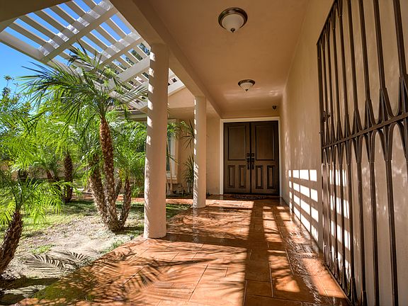 4th image of 2219 Lenore Dr