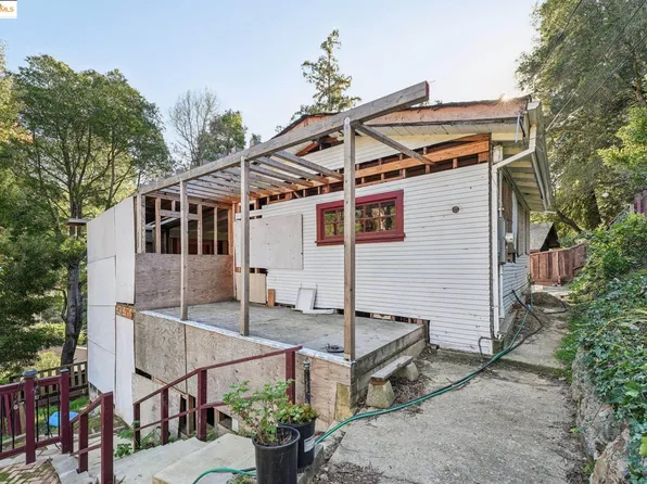 5523 Merriewood Dr, Oakland, CA 94611