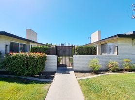 4420-4422 E. Sierra Madre Ave.