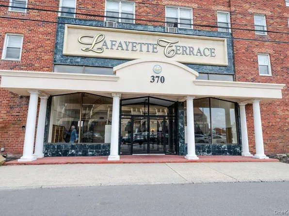 370 W Broadway #4J, Long Beach, NY 11561