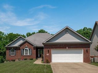 105 Hidden Paddock Ln, Georgetown, KY 40324