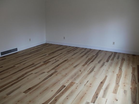 4th image of 722 E Foster St