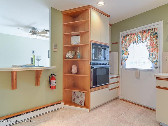 5th image of 588B Lake Point Dr