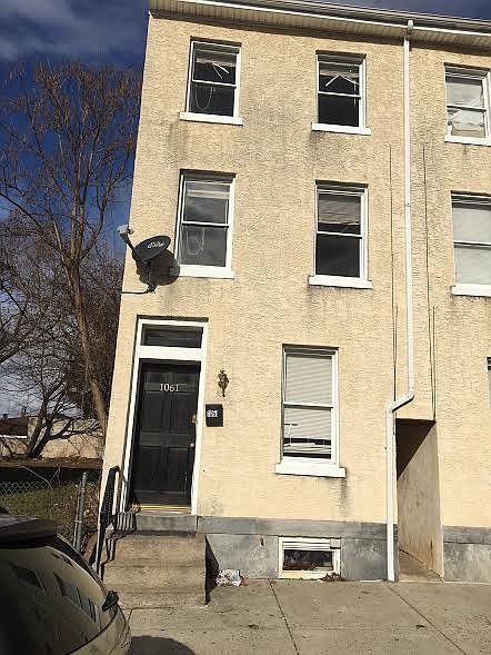 2nd image of 1061 Willow St