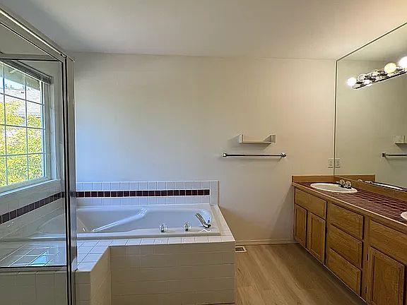 5th image of 11313 NE 144th Pl