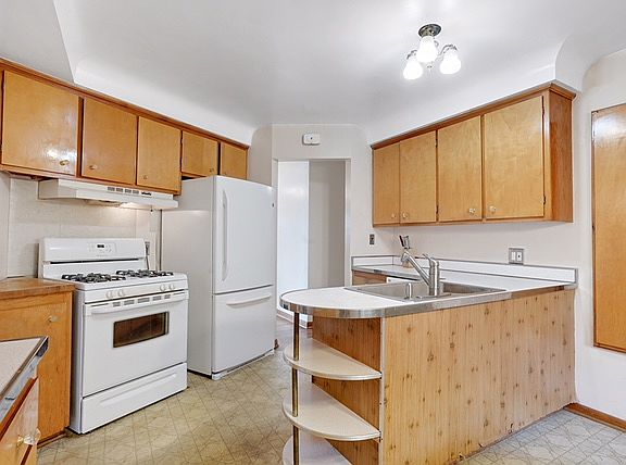 5th image of 11173 Lillian Ave