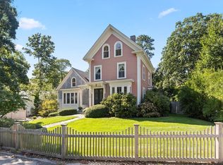 26 Leonard St, Gloucester, MA 01930