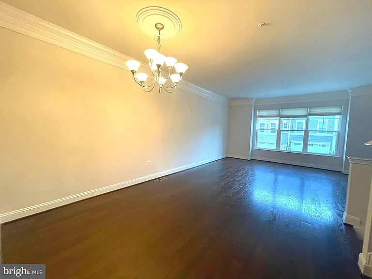 7805 Loblolly Way — Photo 2