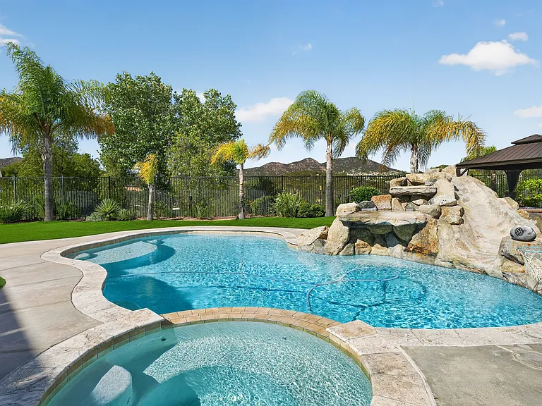 35920 Devonshire Ln — Photo 1