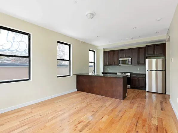 1107 Rogers Avenue image 1 of 15