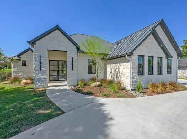 114 Meadowlakes Dr, Marble Falls, TX 78654