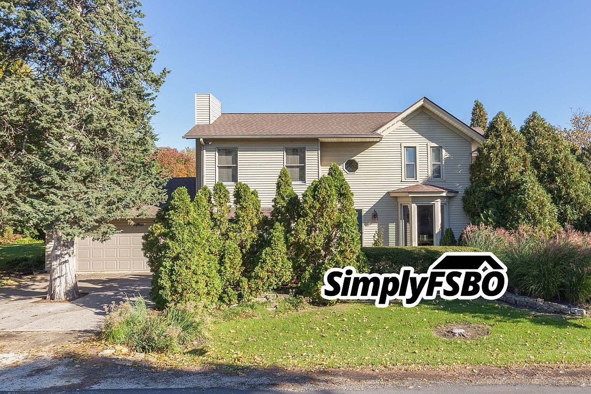 6504 Valley Dr, Bettendorf, IA 52722 Zillow