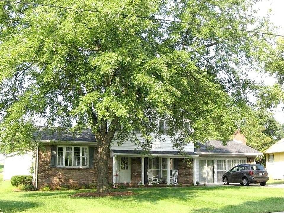 1st image of 219 Fairway Dr