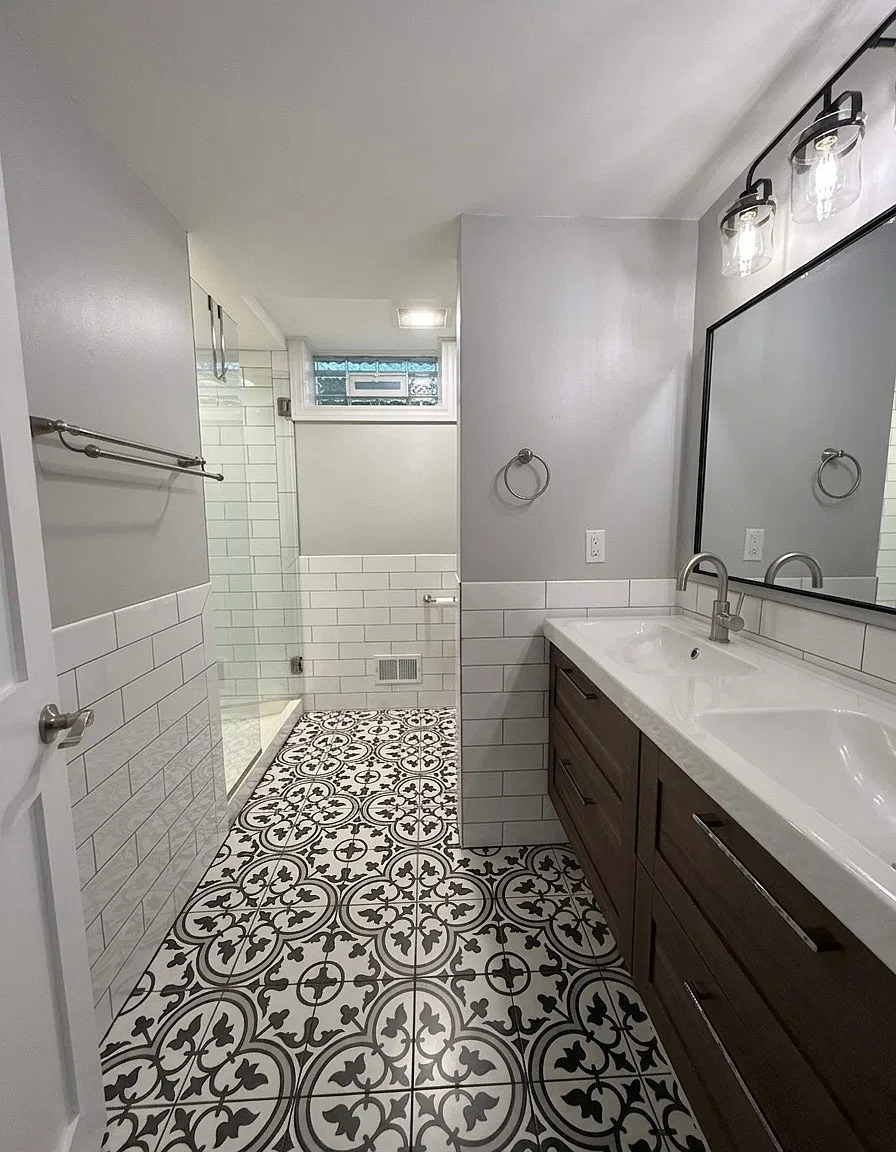 6 bed, 2700 sqft, $3,975 — Photo 4