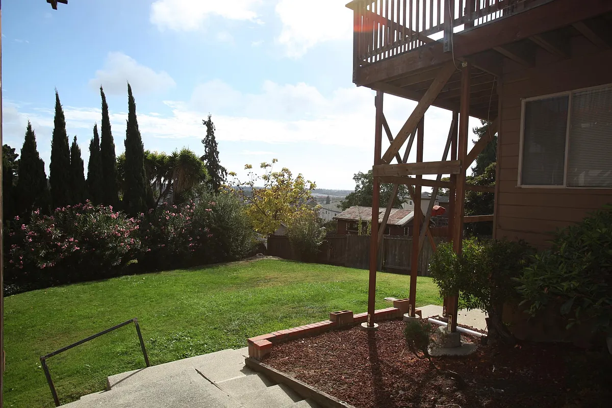 Building Photo - 2119 Placer Dr