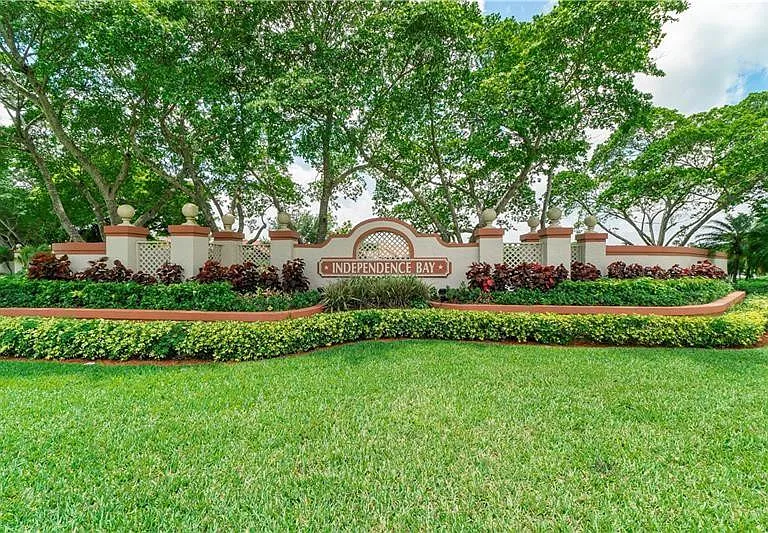 1004 Congressional Way — Photo 12