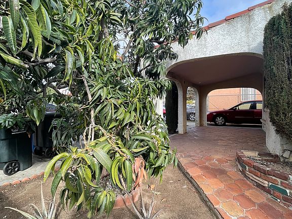 2nd image of 558 S Gerhart Ave