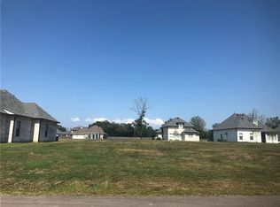 137 Bald Eagle Dr, Belle Chasse, LA 70037