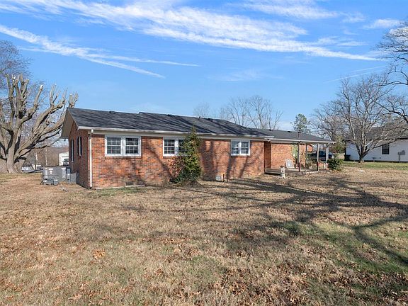 3rd image of 309 Parkway Dr