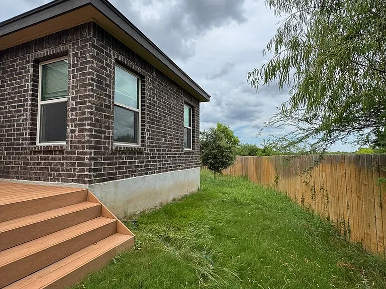 3202 Blantyre — Photo 20