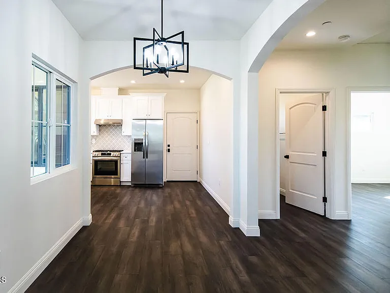 2628 Glenrose Ave — Photo 10