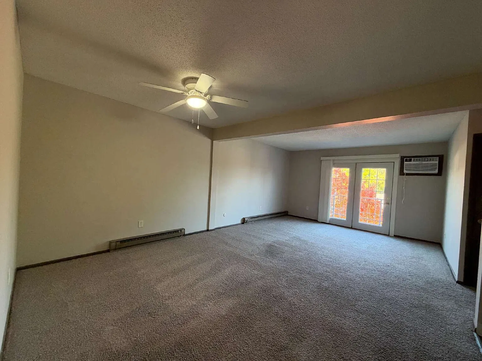 2 bed, 1.0 bath, $950 — Photo 3