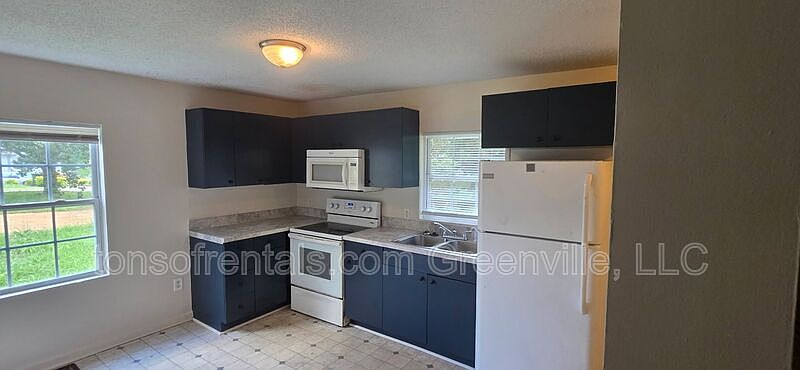 1st image of 1501 Howard Dr