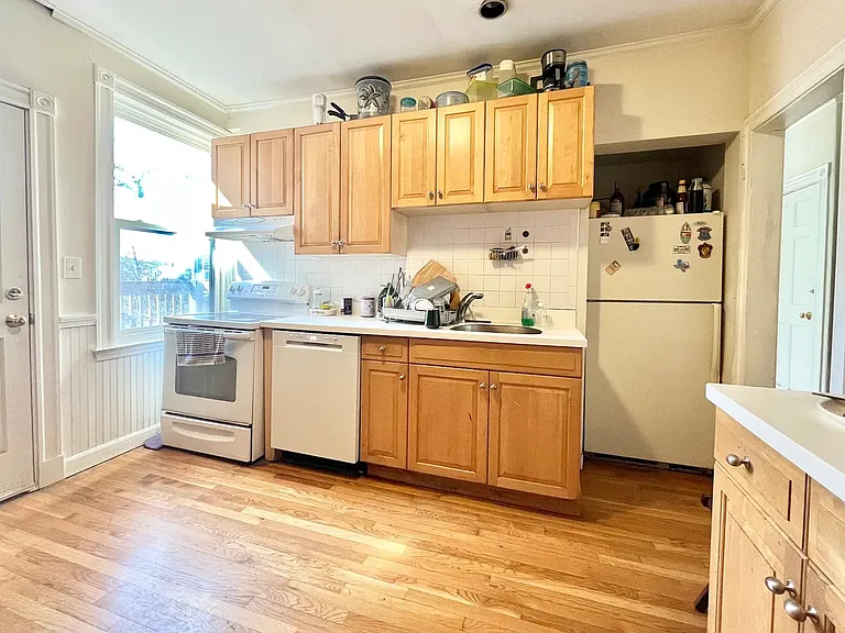 6 Colliston Rd — Photo 3
