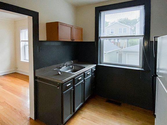 5th image of 5208 1/2 N Leavitt St #1F