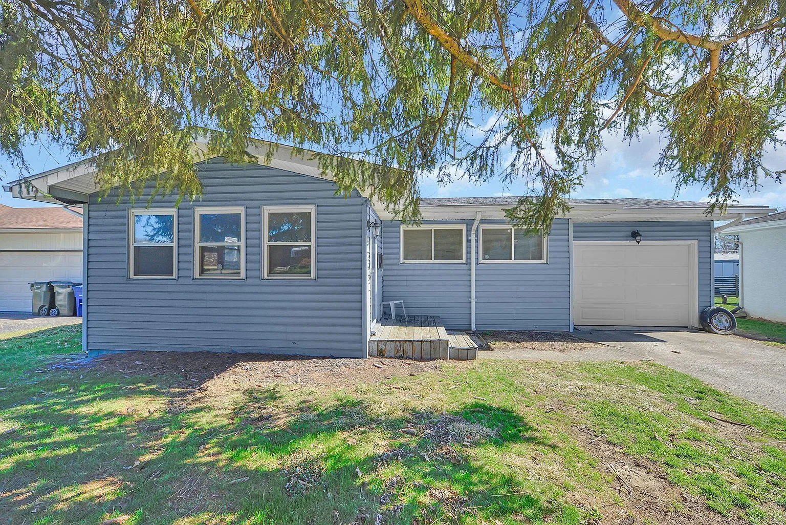 1306 Seymour Ave photo 1