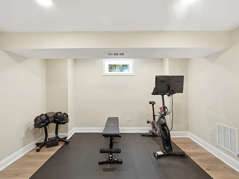 110 Stewart Ave — Photo 23