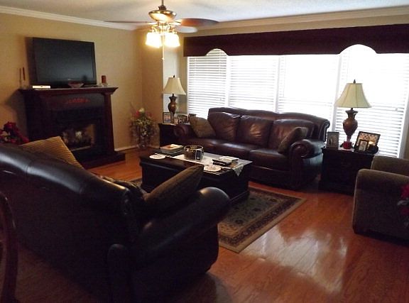 2nd image of 1504 Escambia Ave